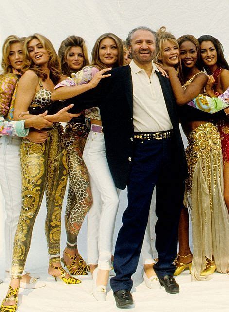 anni 80 versace|gianni versace supermodels.